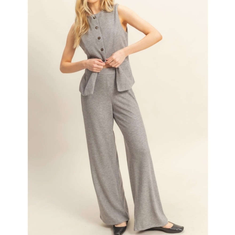 #66085 🛑S,M,L Fabulous 2pc Set Ribbed Knit Buttoned Vest & Wide-Leg Pants Set
